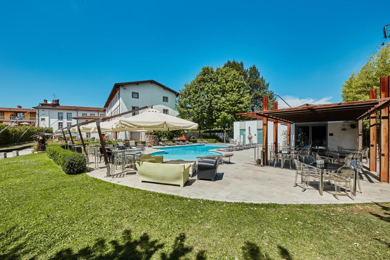 Settecento Hotel Presezzo Luaran gambar