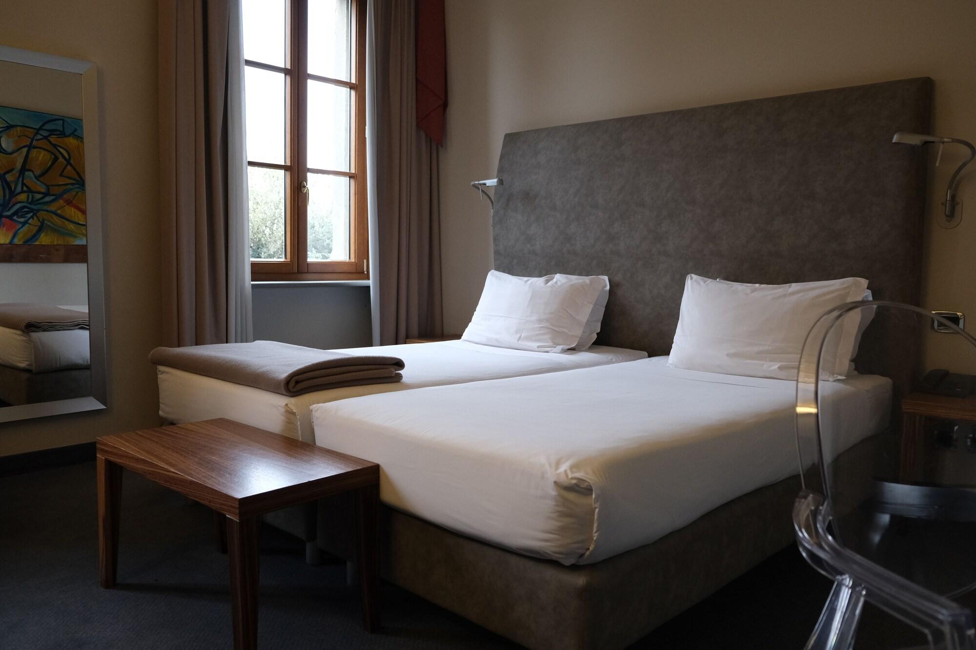 Settecento Hotel Presezzo Luaran gambar