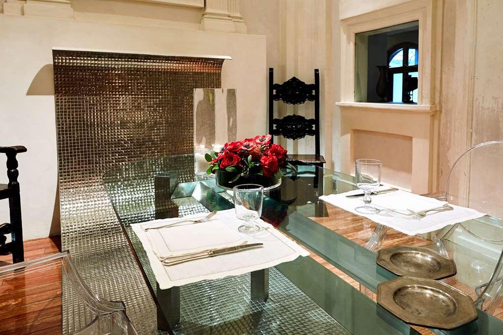 Settecento Hotel Presezzo Restoran gambar